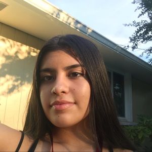 Meet your Posher, Valeria